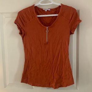 Burnt orange tshirt with zipper